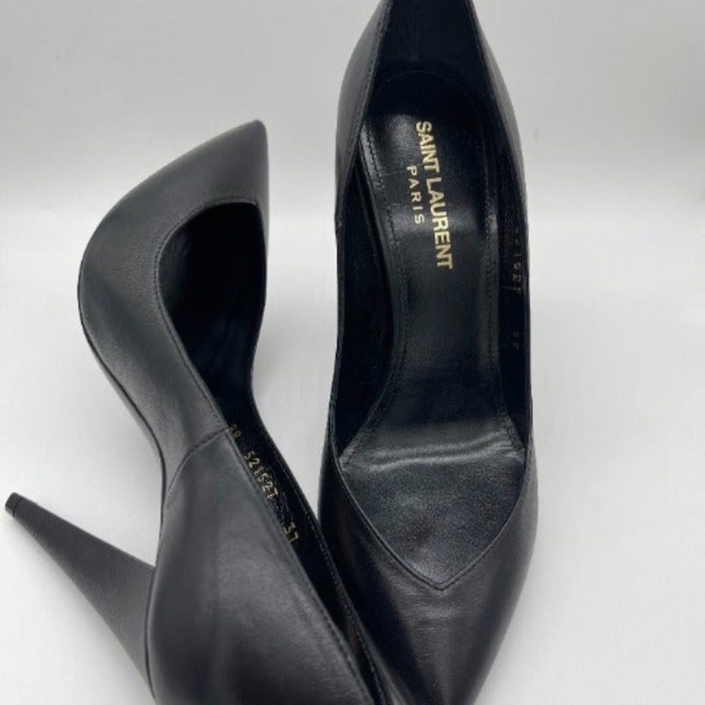 Saint Laurent NEW Nappa Africa Leather Pumps: Size 37, in Original Box with COA
